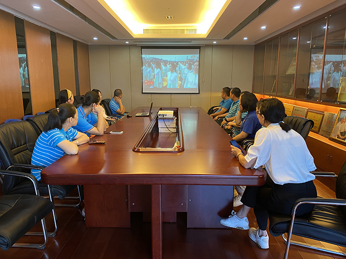 2021年8月6日龙川集团干部员工集体观看建党100周年视频